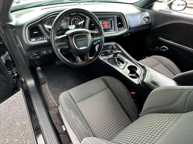 2017 Dodge Challenger SXT