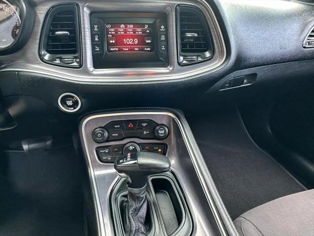 2017 Dodge Challenger SXT