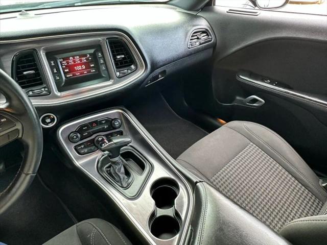 2017 Dodge Challenger SXT