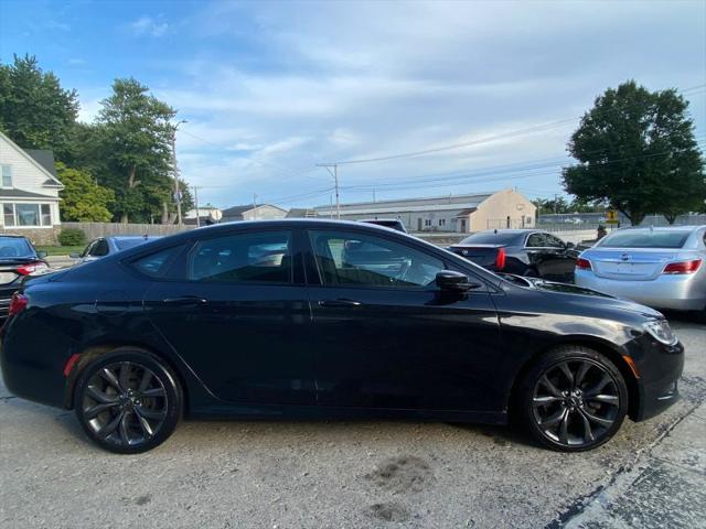 2016 Chrysler 200 S