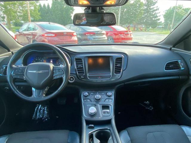 2016 Chrysler 200 S