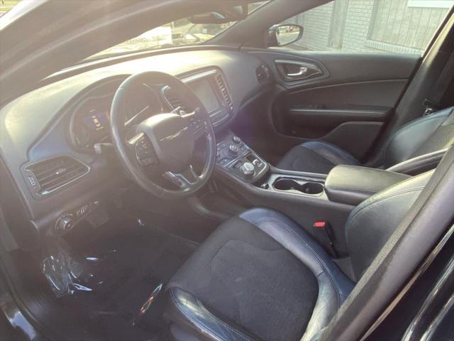 2016 Chrysler 200 S