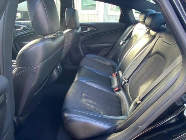 2016 Chrysler 200 S