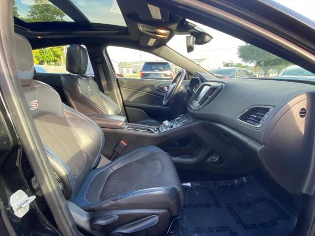 2016 Chrysler 200 S