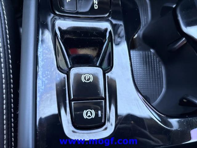 2021 Volvo XC40 T4 R-Design