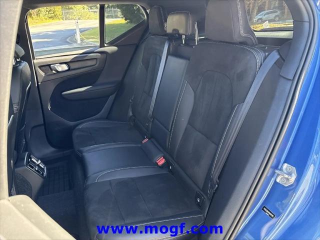2021 Volvo XC40 T4 R-Design