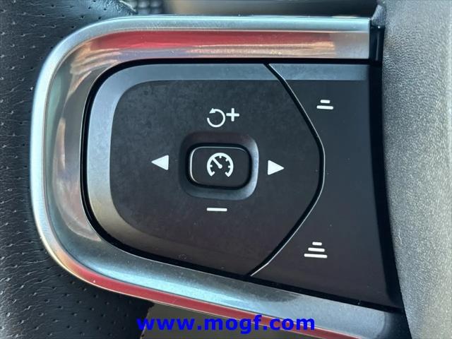 2021 Volvo XC40 T4 R-Design
