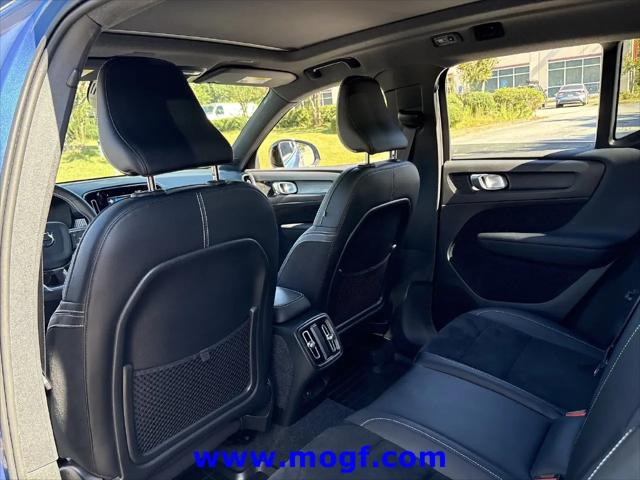 2021 Volvo XC40 T4 R-Design