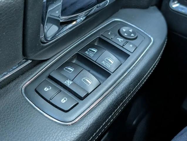 2017 Ram 1500 Laramie Crew Cab 4x4 64 Box