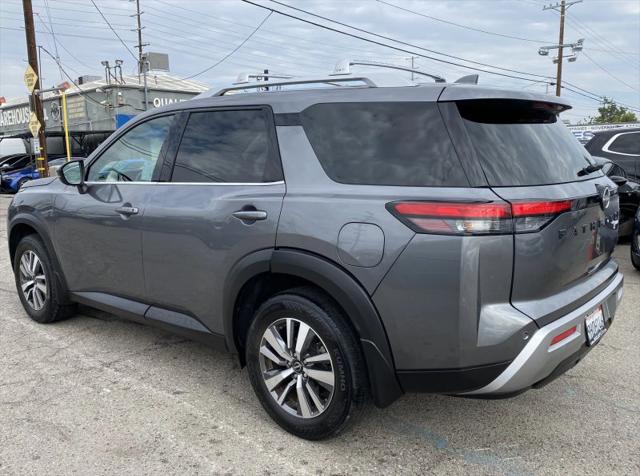 2023 Nissan Pathfinder SL FWD