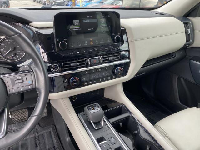 2023 Nissan Pathfinder SL FWD