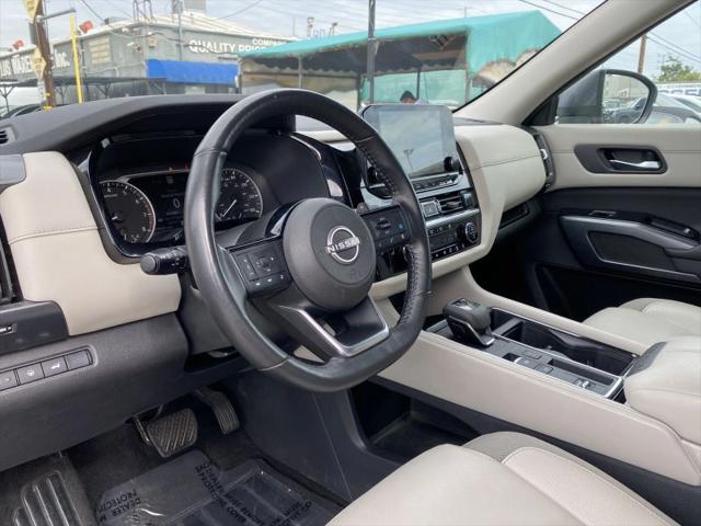 2023 Nissan Pathfinder SL FWD