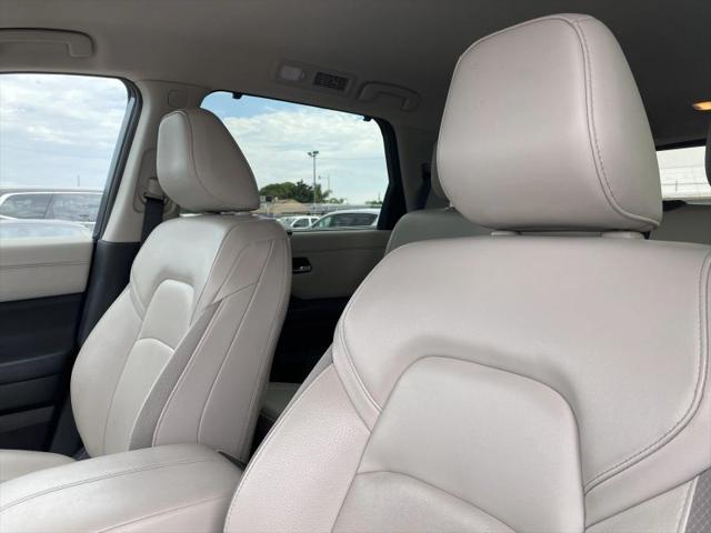 2023 Nissan Pathfinder SL FWD