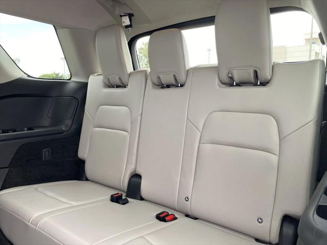 2023 Nissan Pathfinder SL FWD