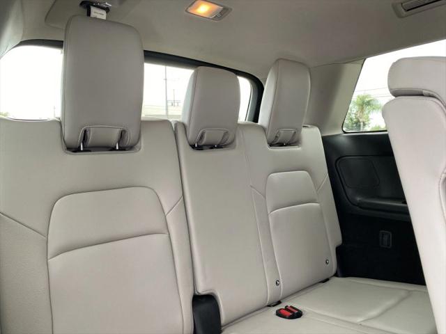 2023 Nissan Pathfinder SL FWD