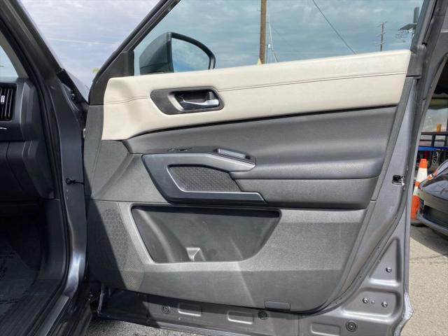 2023 Nissan Pathfinder SL FWD