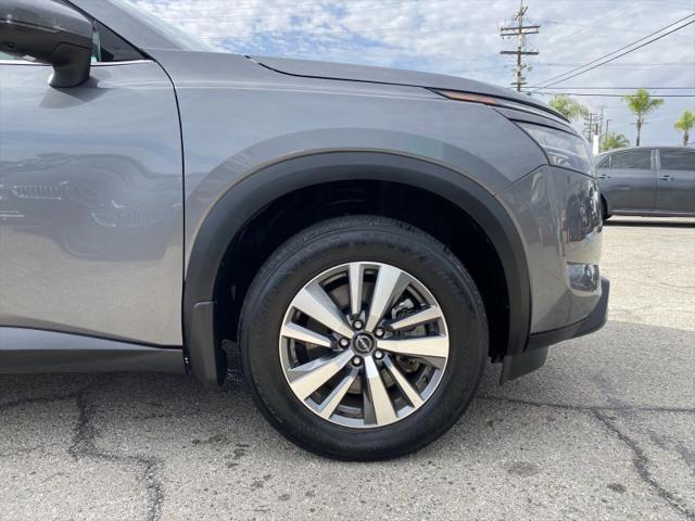 2023 Nissan Pathfinder SL FWD