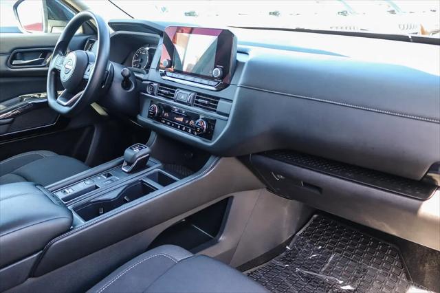 2024 Nissan Pathfinder S FWD