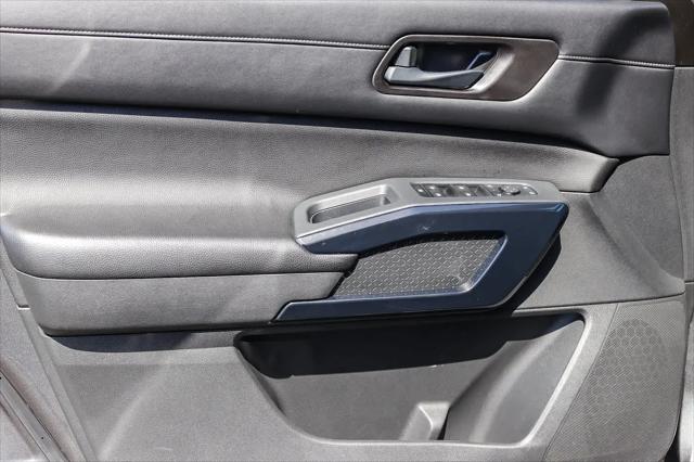 2024 Nissan Pathfinder S FWD