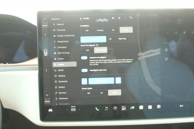 2023 Tesla Model X Base