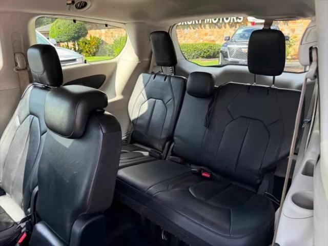 2017 Chrysler Pacifica Touring-L