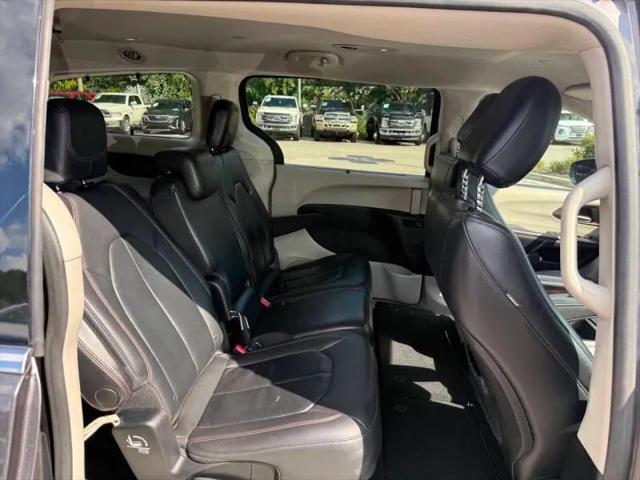 2017 Chrysler Pacifica Touring-L