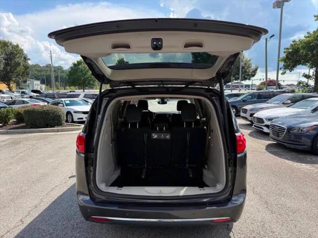 2017 Chrysler Pacifica Touring-L