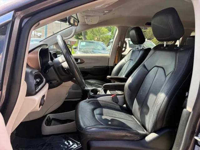 2017 Chrysler Pacifica Touring-L