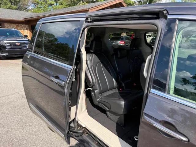 2017 Chrysler Pacifica Touring-L