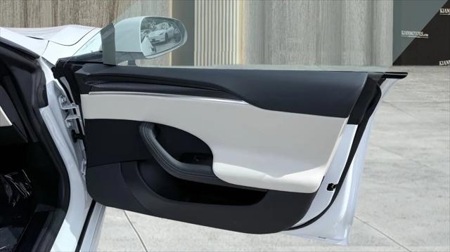 2022 Tesla Model S Plaid Tri Motor All-Wheel Drive