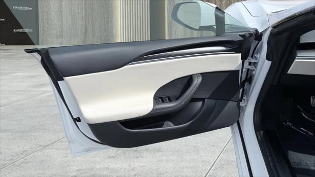 2022 Tesla Model S Plaid Tri Motor All-Wheel Drive