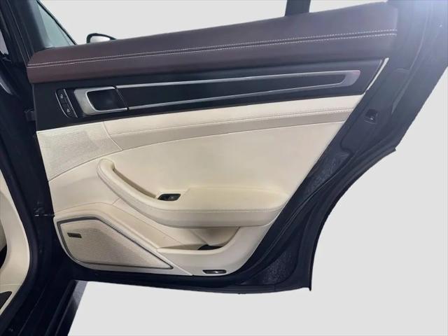 2023 Porsche Panamera 4