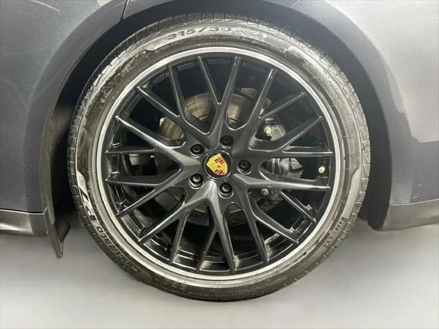 2023 Porsche Panamera 4