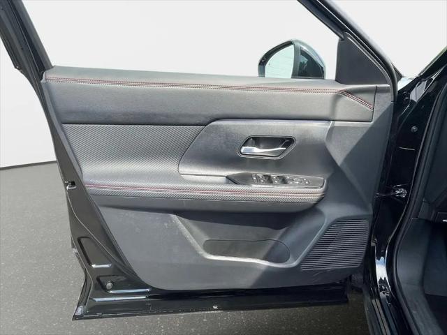 2025 Nissan Kicks SR Intelligent AWD