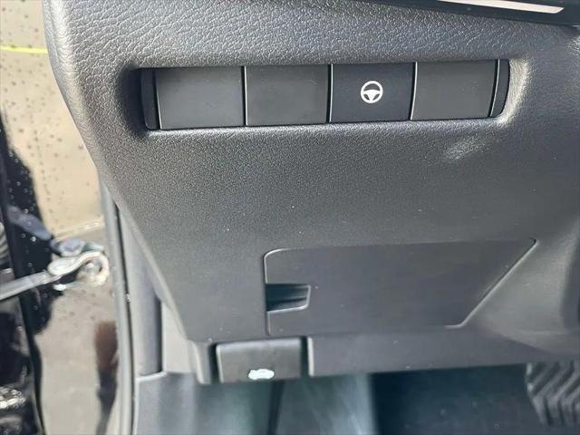 2025 Nissan Kicks SR Intelligent AWD