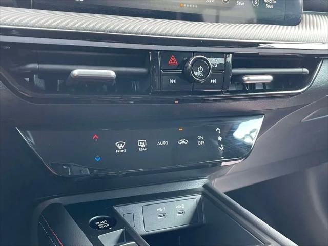 2025 Nissan Kicks SR Intelligent AWD