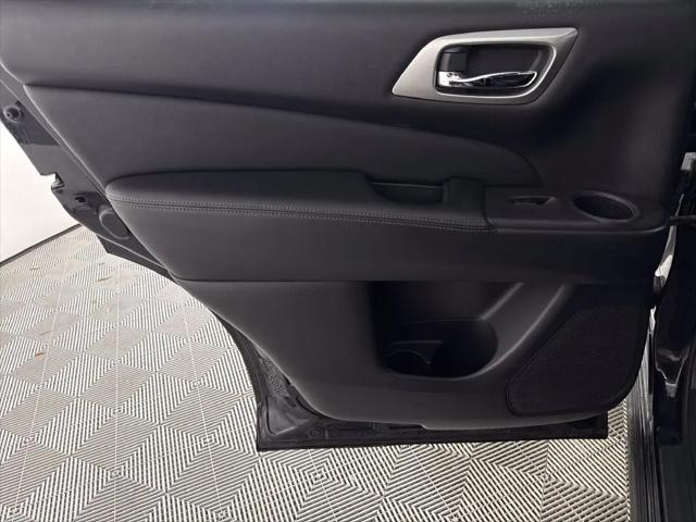 2017 Nissan Pathfinder Platinum