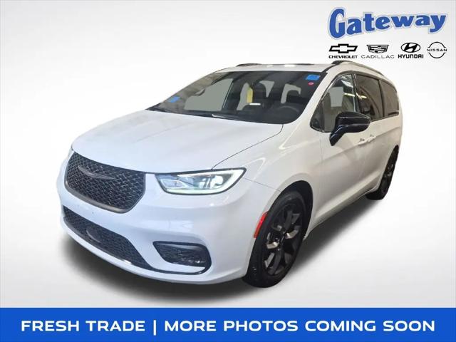 2025 Chrysler Pacifica Limited for sale in Fargo, ND