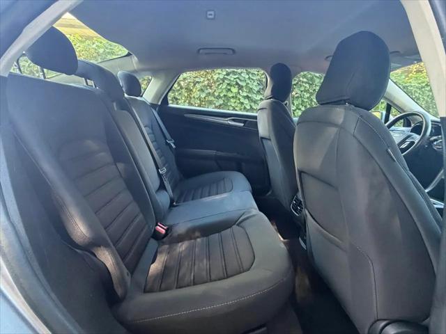 2020 Ford Fusion SE