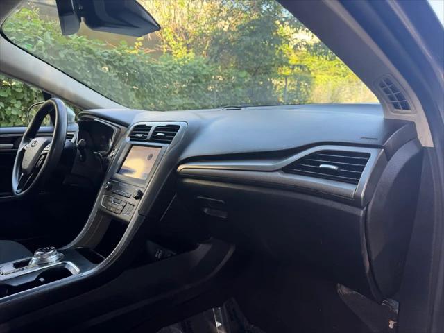 2020 Ford Fusion SE