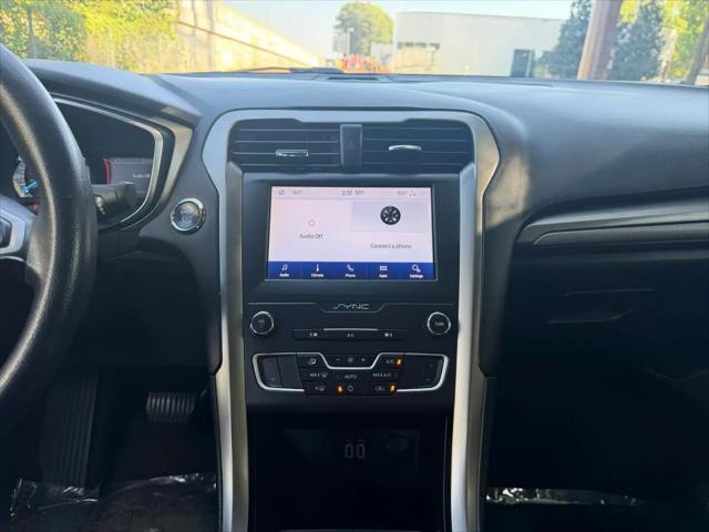 2020 Ford Fusion SE
