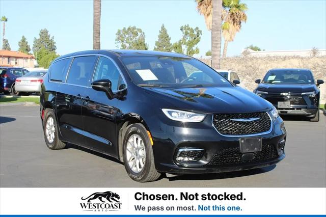 2025 Chrysler Pacifica Select for sale in Montclair, CA