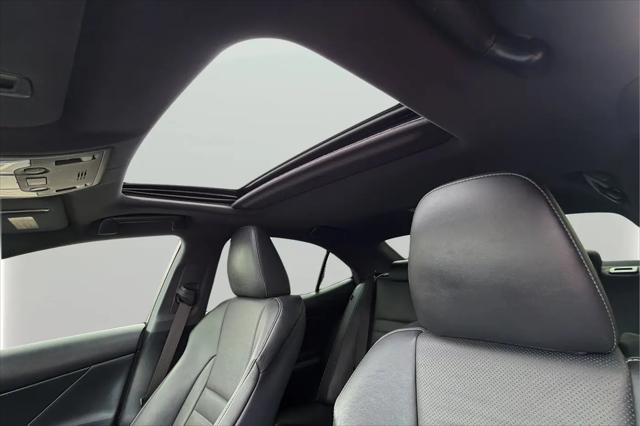 2016 Lexus IS 200t IS 200t