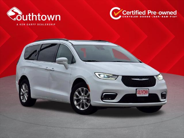 2022 Chrysler Pacifica Touring L AWD for sale in Indianola, IA