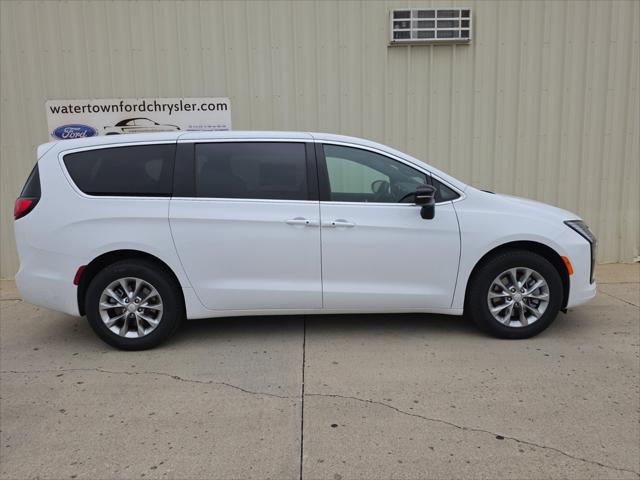 2027 Chrysler Pacifica Select AWD for sale in Watertown, SD