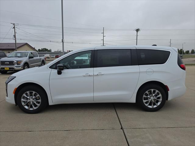 2027 Chrysler Pacifica Select AWD
