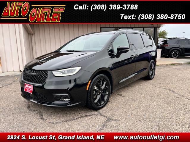 2025 Chrysler Pacifica Limited for sale in Grand Island, NE