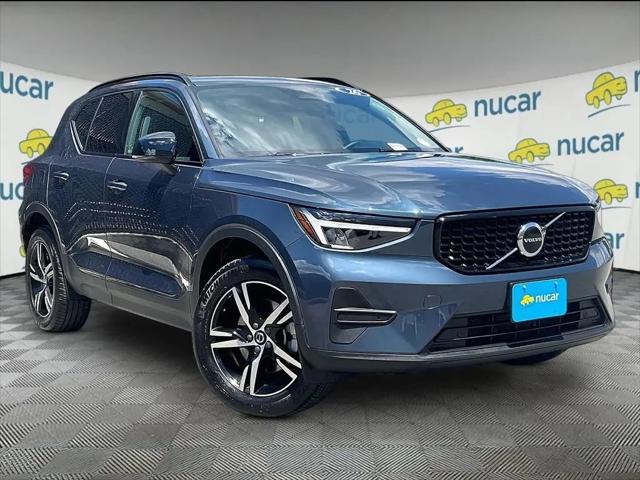 2026 Volvo XC40 Core, B5 AWD Gas mild hybrid, Dark for sale in Saint Albans City, VT