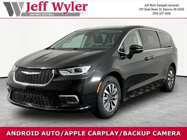 2022 Chrysler Pacifica Hybrid Touring L for sale near BATAVIA, OH