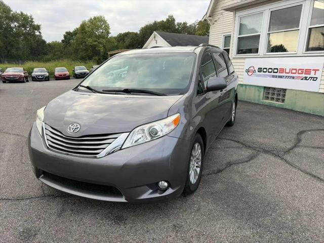 2017 Toyota Sienna XLE Premium 8 Passenger for sale in Fairfield, OH